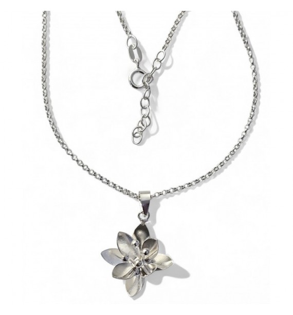 Gargantilla flor